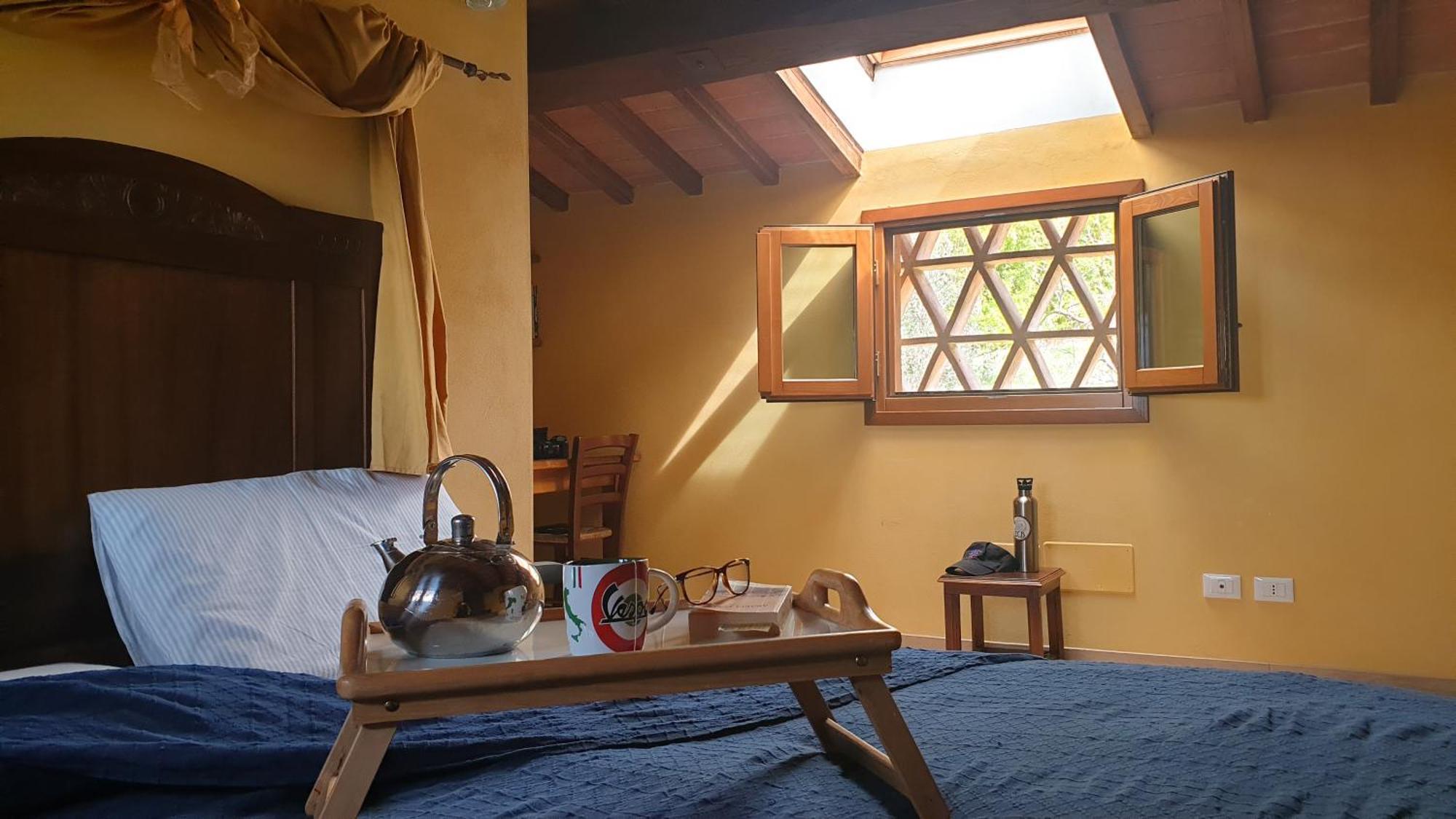 Agriturismo Podere Le Tombe Guest House Палая Екстериор снимка