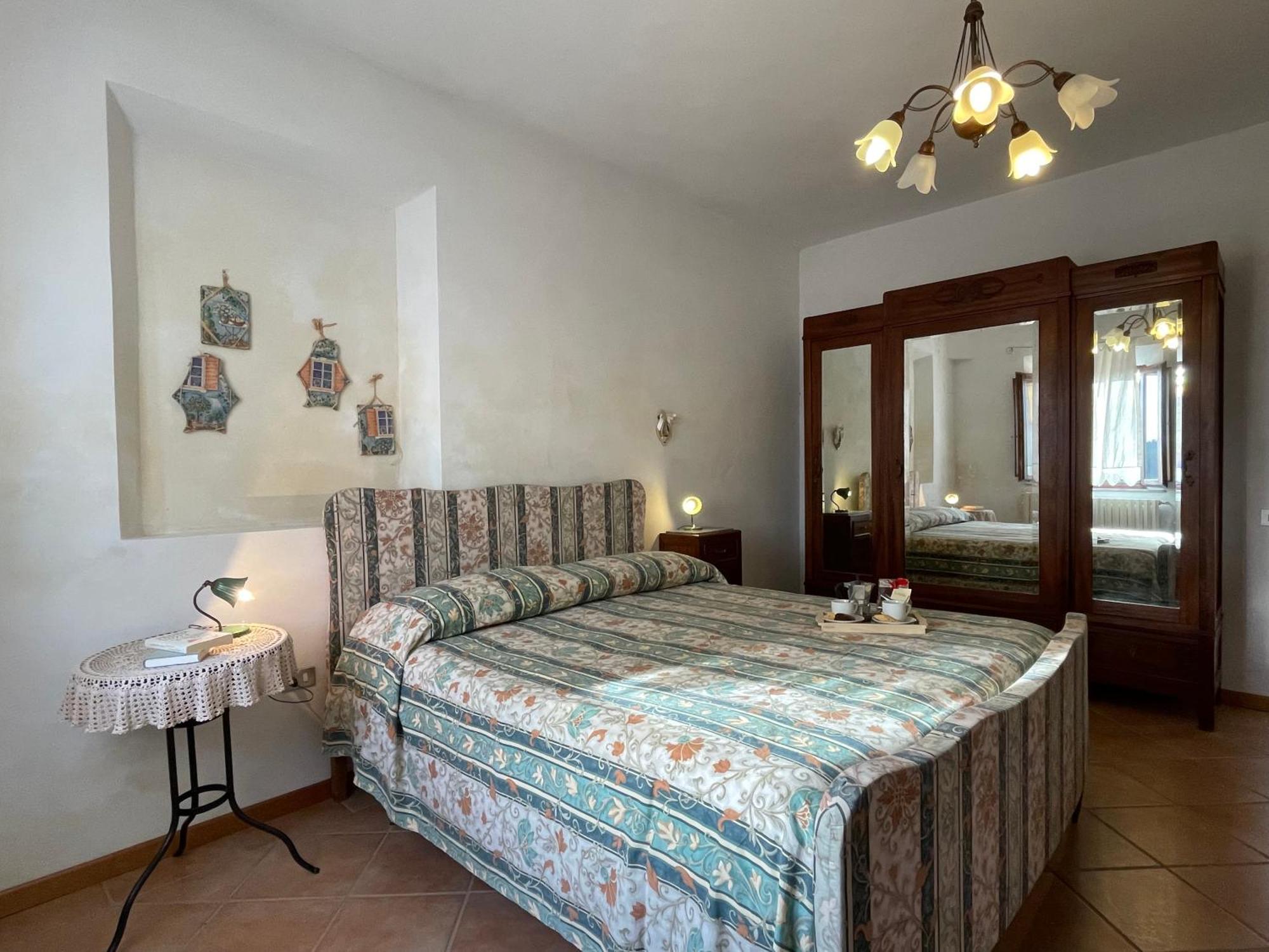 Agriturismo Podere Le Tombe Guest House Палая Стая снимка