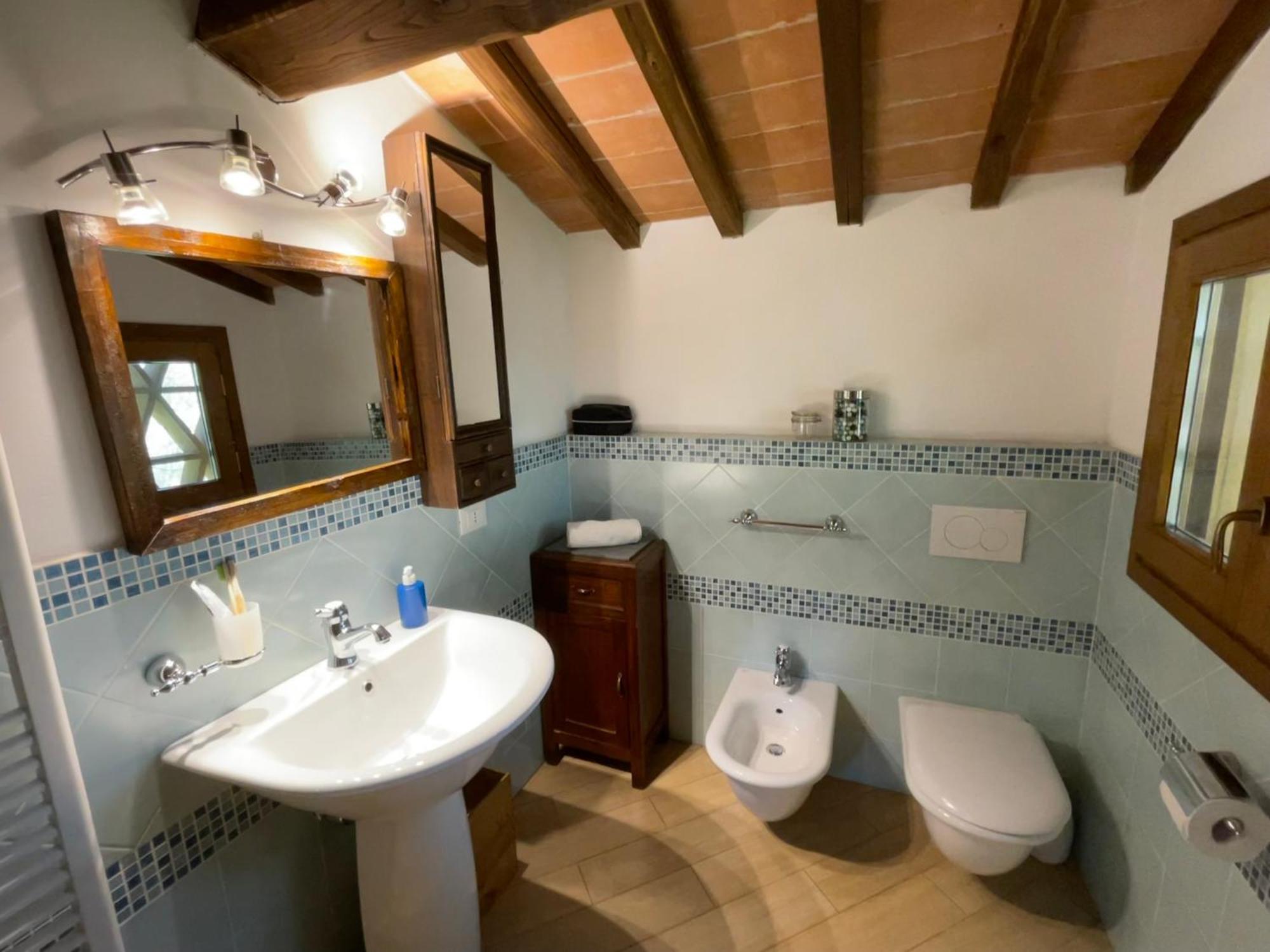 Agriturismo Podere Le Tombe Guest House Палая Стая снимка