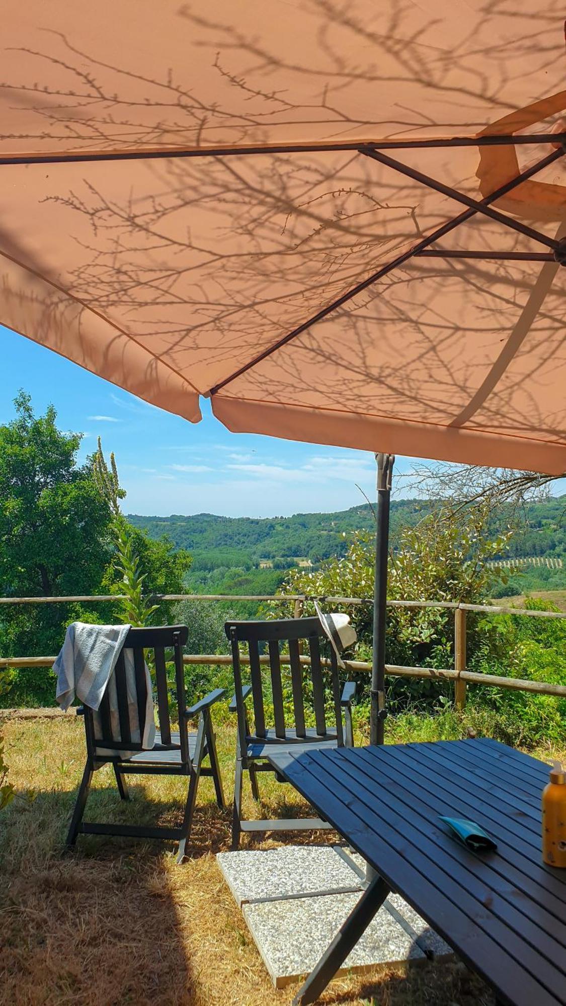 Agriturismo Podere Le Tombe Guest House Палая Стая снимка