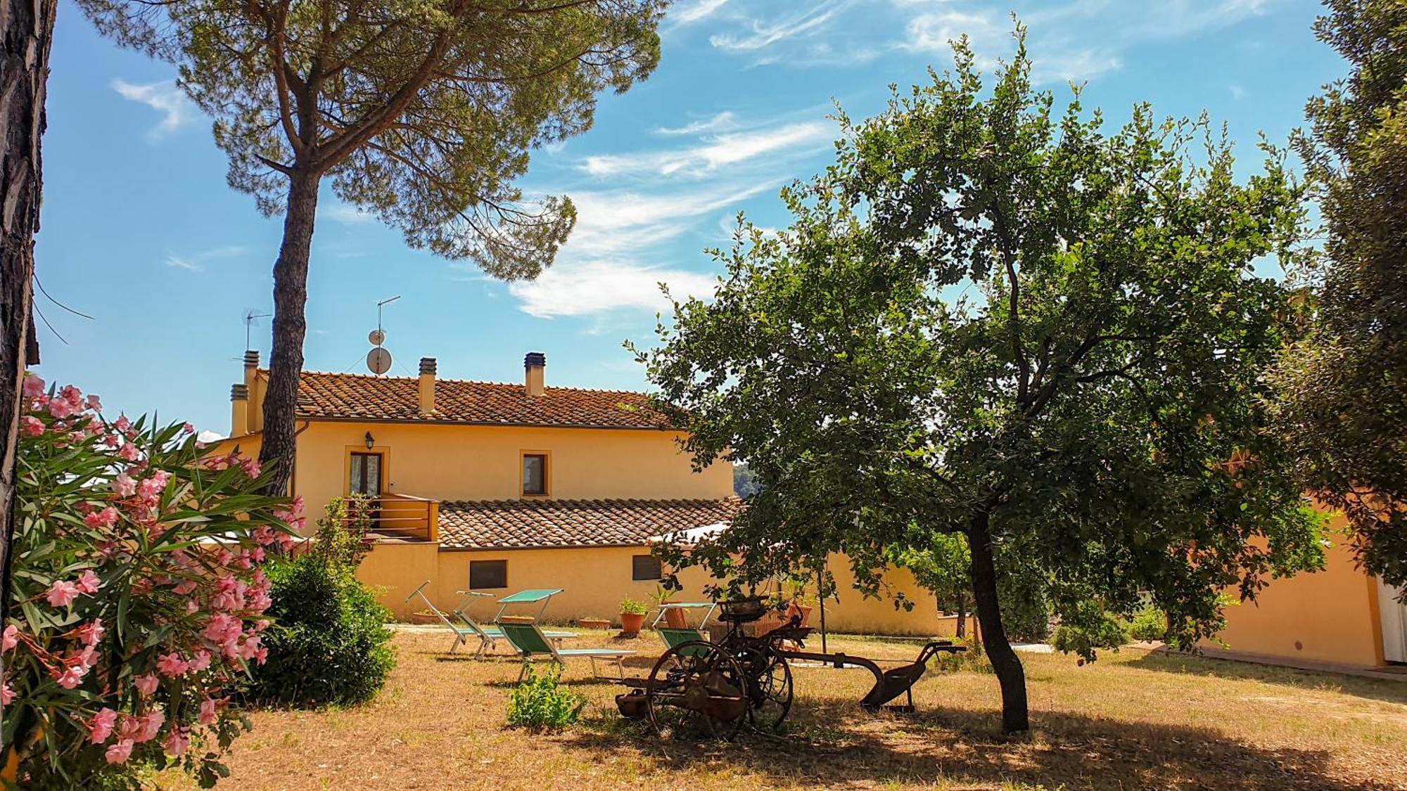 Agriturismo Podere Le Tombe Guest House Палая Стая снимка